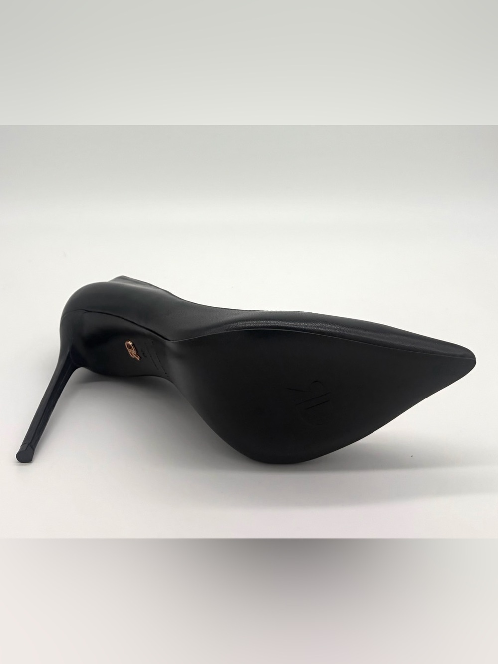 Ruthie Davis Black Pointed-Toe Stiletto Pumps - Picture 7 of 8